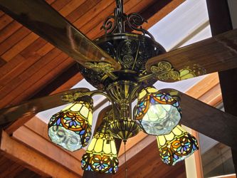 Gulf Coast Fans 5-Blade Ceiling Fan with Tiffany Stained Glass Light