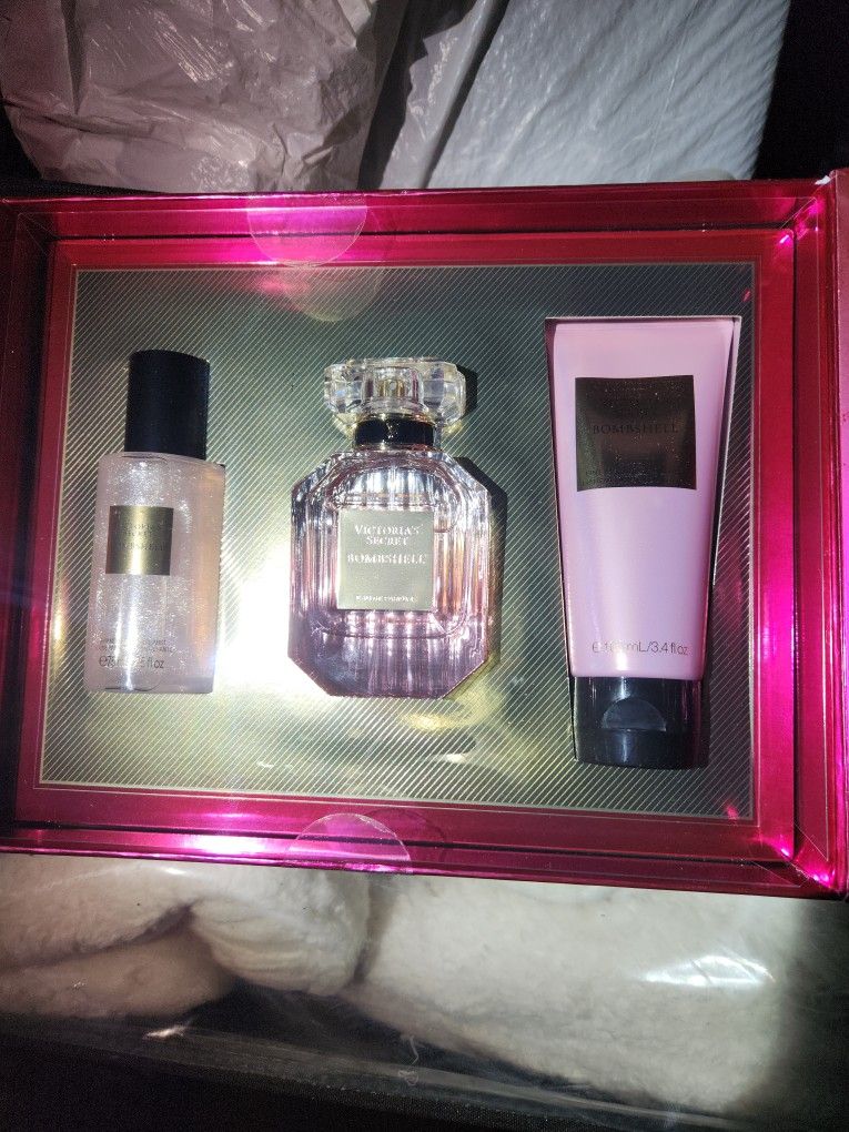 Victoria Secret Bombshell Perfume