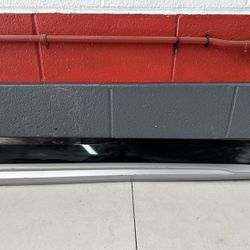 2018 2019 2020 AUDI Q5 FRONT RIGHT DOOR LOWER ROCKER MOLDING OEM 80A853960A