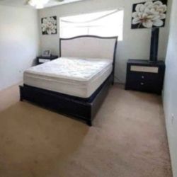 4 Pieces Queen Size