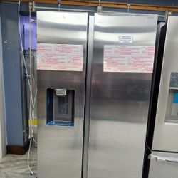 SAMSUNG SIDE BY SIDE REFRIGERATOR WITH  ICE AND WATER DISPENSER WITH 1YEAR WARRANTY/1AÑO DE GARANTIA POR ESCRITO 