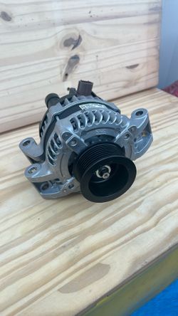 It’s a Denzel 135 cash amp single alternator designed for 2008 to 2010 Ford F series super duty trucks with a 6.4 L diesel engine, genuine part