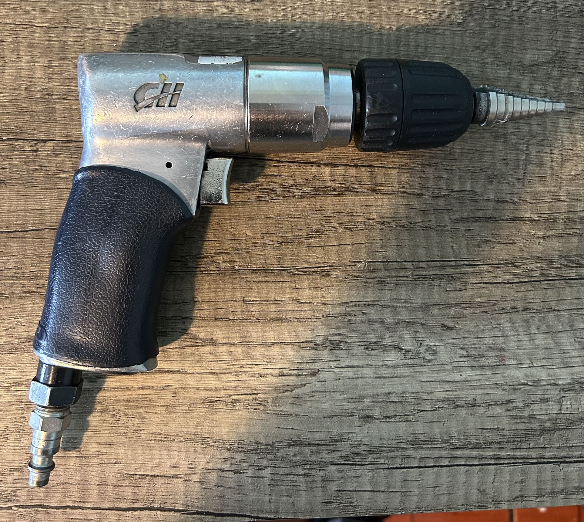 Campbell Hausfeld 3/8 In. Reversible Air Drill