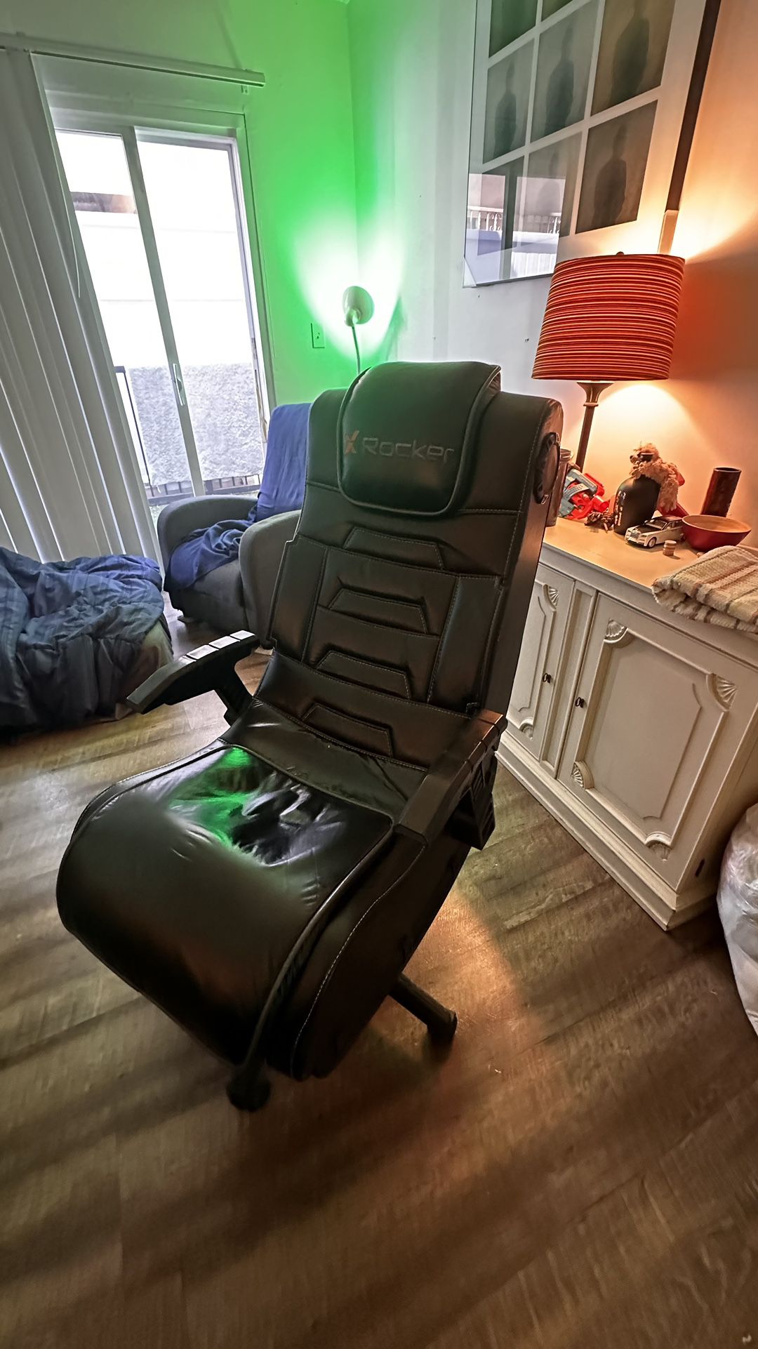 Computer Chair XRocker with speaker system and subwoofer