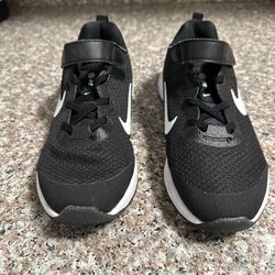 Nike Tennis Shoes  