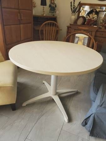 1 Round Art/Office/Dining Table