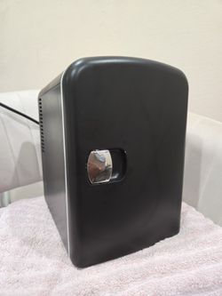 Mini refrigerator