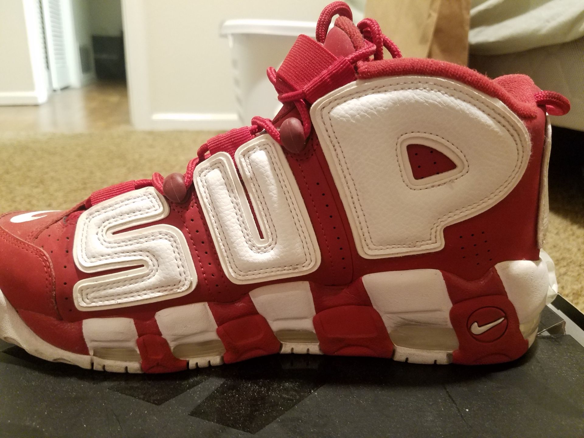Supreme x uptempo red size 10