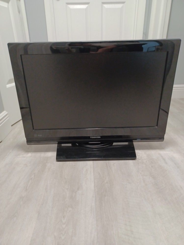 Toshiba 20 Inch LCD TV With HDMI Inputs