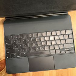 Magic Keyboard for iPad Pro 11-inch