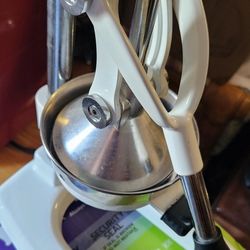 Cast Iron commercial juicer