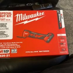 Milwaukee Oscillating Tool Set