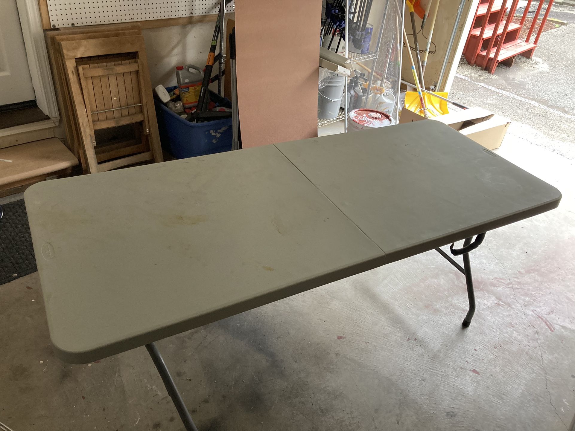 Rubbermaid Folding Table