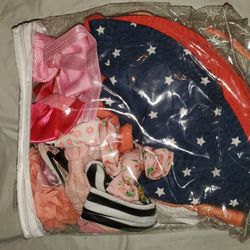 Bag of headbands and 2 summer hats