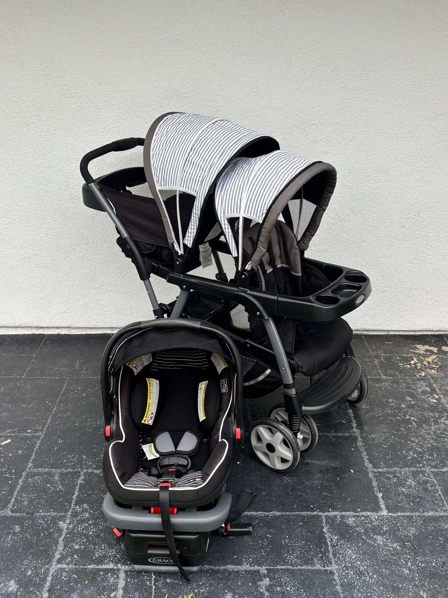 LIKE NEW GRACO READY2GROW DOUBLE STROLLER AND CAR SEAT!!