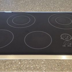 Wolf CT30ES Electric Cooktop Black With Stainless Steel Trim 4 Burner