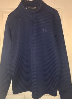 Men's under armor half zip sweatshirt jacket Puffer in as new condition only worn a few times size large