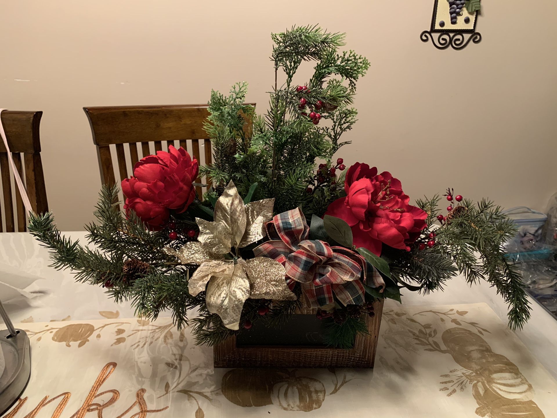 Festive table decor