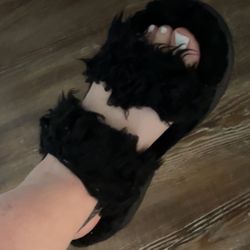 UGG sandals!! Cute Stylish Black Size 8 ! NEW NEW NEW 