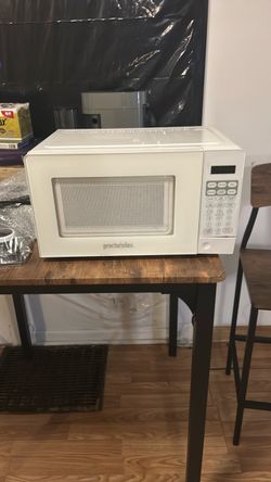 Proctor Silex Countertop Microwave 0.7 cu ft 700W White Digital Turntable 6