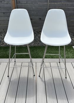 2 Eames Molded Plastic Counter Stools