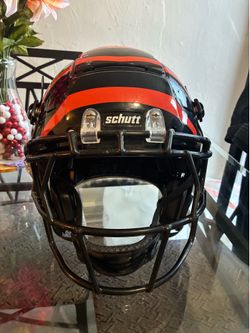 Shutt F7 men’s large football helmet