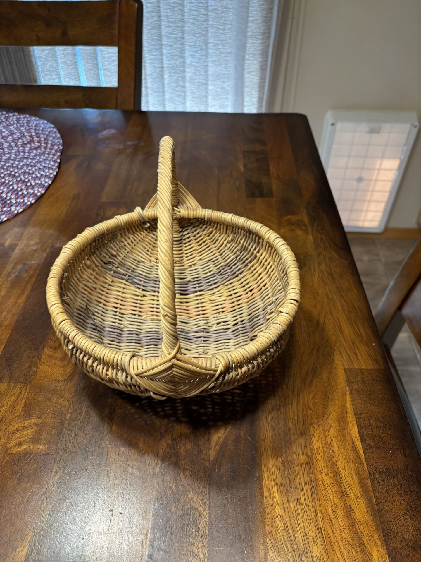 Wicker gathering basket