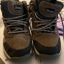 Women’s Hiking Boots 7 1/2 