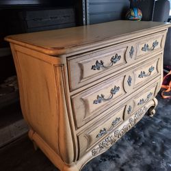 Vintage Ornate French Provincial Dresser