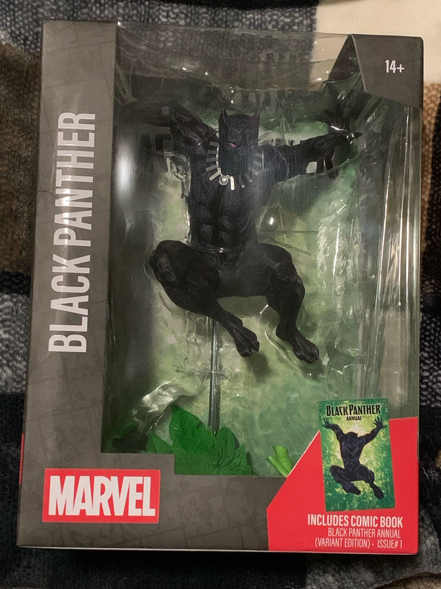 Black Panther (Black Panther Annual: Variant) 1:6th Scale Collectible Figure w/Scene