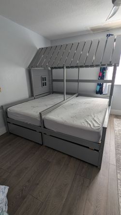 Twin Size House Platform Beds w/ drawers