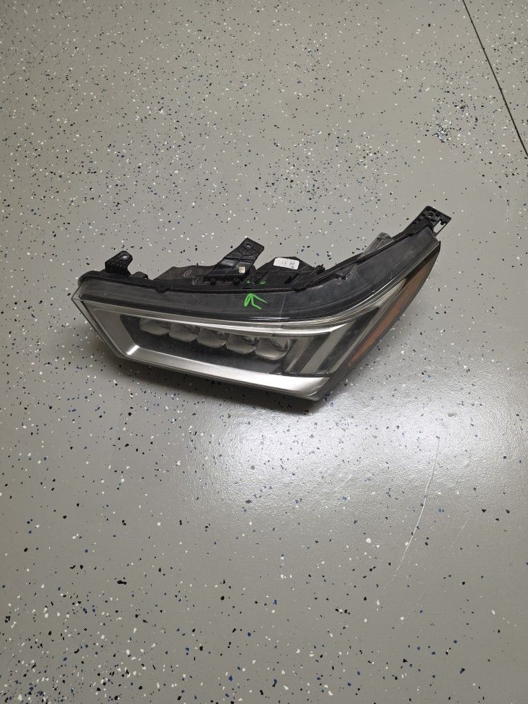Aacura MDX 2019 Driver Side Headlights