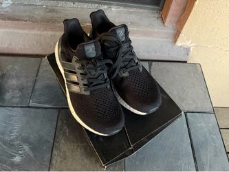 Black and white ultra boost size 9.5