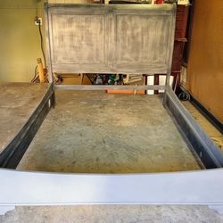 Shabby Chic  Noir/ Gray Queen Bed Frame