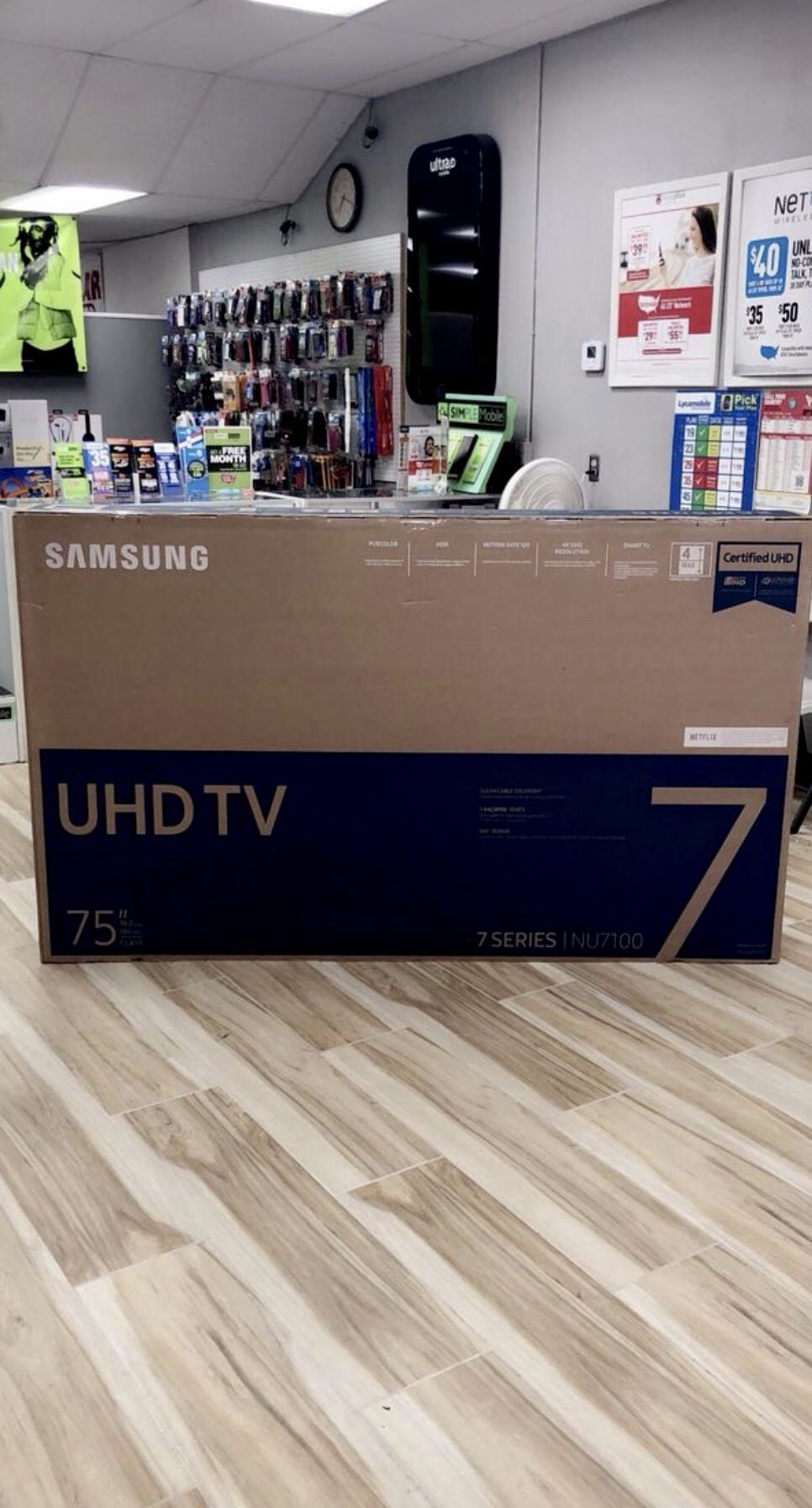 Samsung - 75" Class - LED - NU7100 Series - 2160p - Smart - 4K UHD TV with HDR Samsung UN75NU7100 Model Brand New In Box
