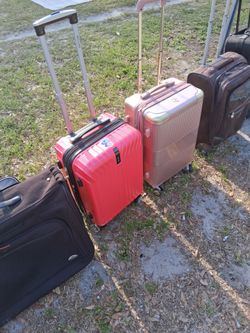 NICE  PULL ALONG LUGGAGE