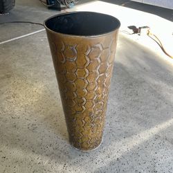 Tall Skinny Plant Pot