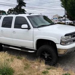 2004 Chevrolet Suburban