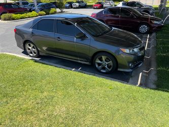 Toyota Camry SE Sedan v6 Gray