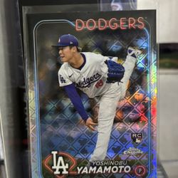 YOSHINOBU YAMAMOTO 2024 TOPPS CHROME LOGOFRACTOR ROOKIE DODGERS