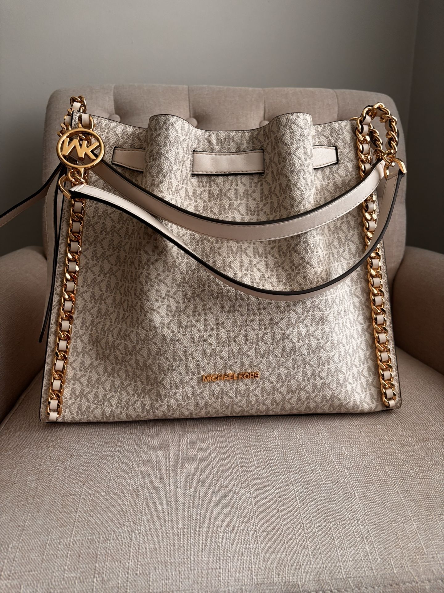 Michael Kors Mina Large Belt Chain Inlay Shoulder Bag