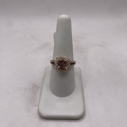 14kt Gold Engagement Style Ring w/ Diamond And Dia Chips