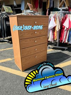 Five drawer dresser oak cajonera Comoda nueva. Mueble