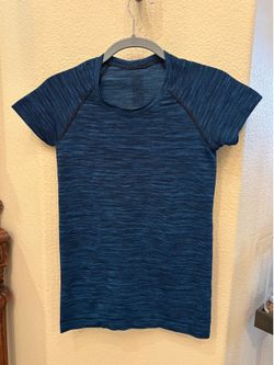 LULULEMON Women Blue Pattern Swiftly Tech Short Sleeve Top Size 6