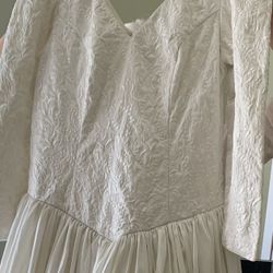 Elegant Gown for Wedding/Proms