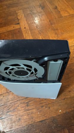 Ps5 slim missing 2 plates comes with two controllers