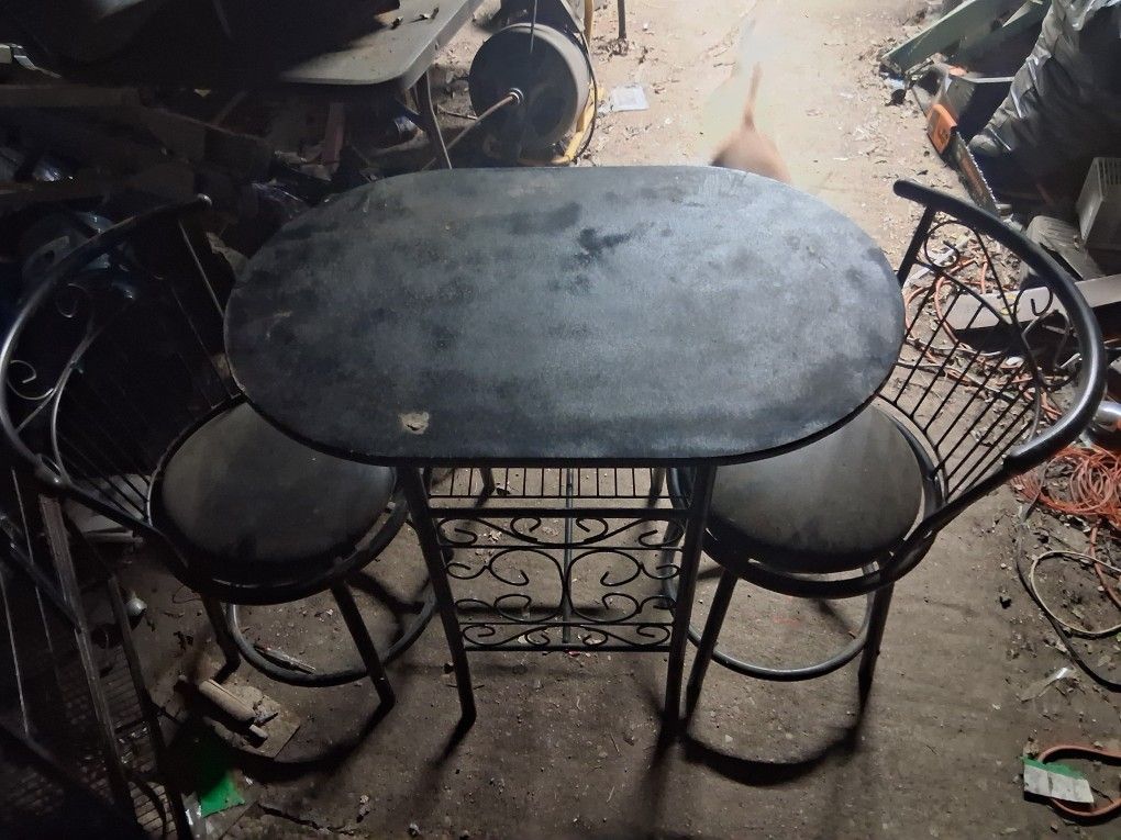 Table With 2 Chairs