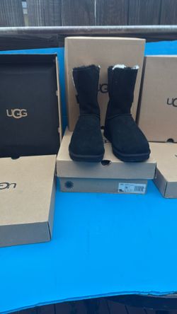 UGG BOTAS. Size. # 11. $. 60