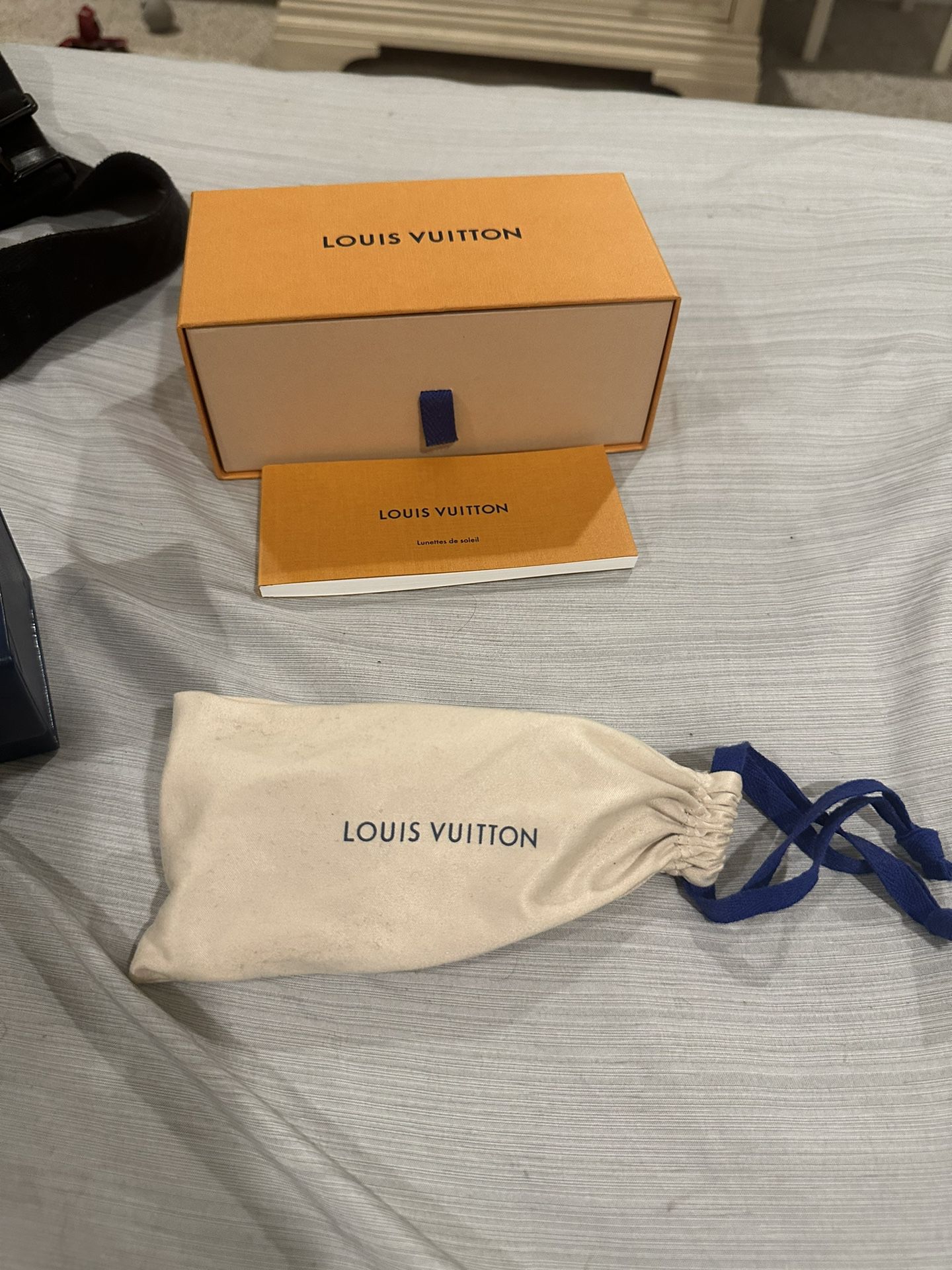Louis Vuitton Waimea Round Sunglasses for Sale in Philadelphia