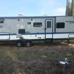 2018  25ft Jayco Feather BH